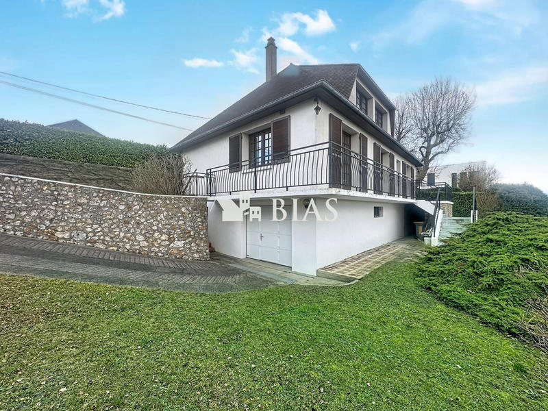 Maison - 122 m² - 5 pièces