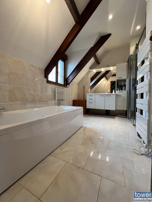 Maison - 156 m² - 6 pièces