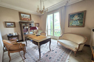 Demeure - 255 m² - 7 pièces