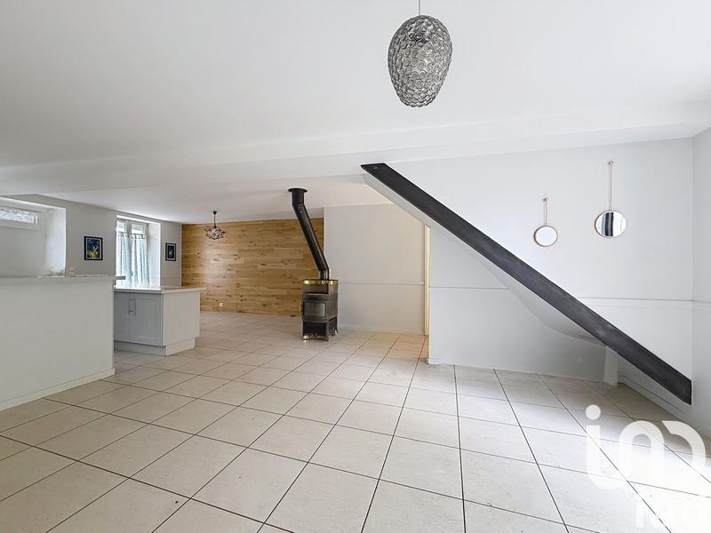 Maison - 201 m² - 7 pièces