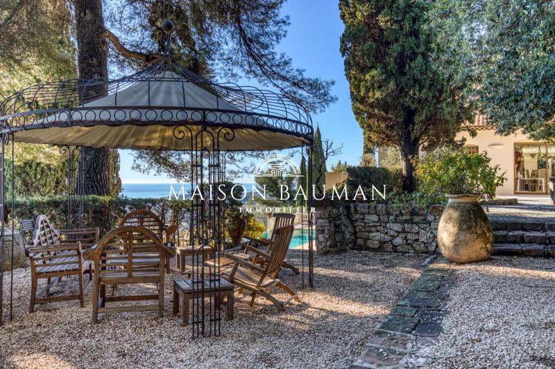 Villa - 311 m² - 7 pièces