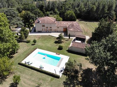 Maison - 432 m² - 10 pièces