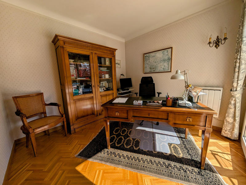 Maison - 230 m² - 8 pièces