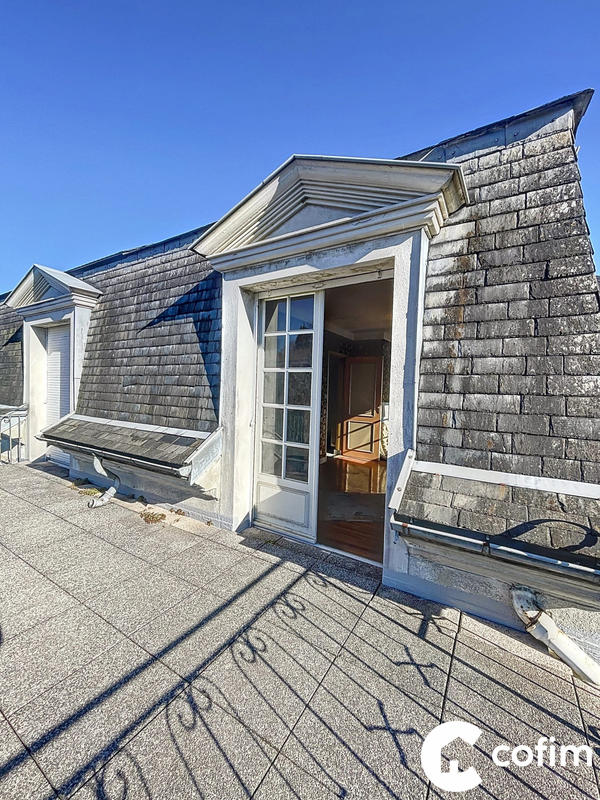 Maison - 550 m² - 15 pièces