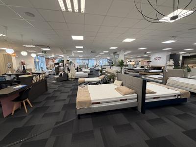 Local commercial - 676 m² - 5 pièces