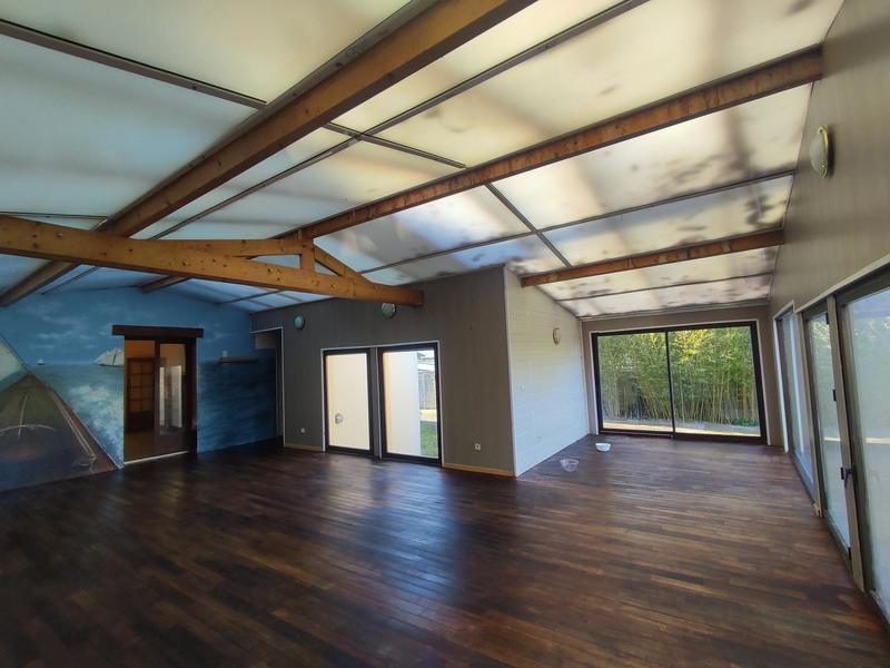 Maison - 215 m² - 8 pièces