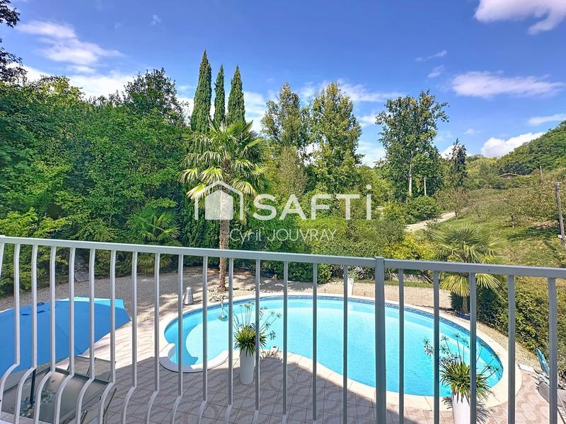 Maison - 200 m² - 7 pièces