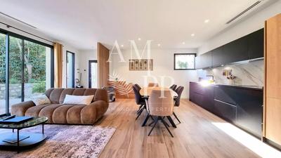 Appartement - 80 m² - 3 pièces