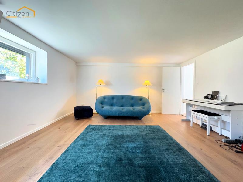 Maison - 200 m² - 6 pièces