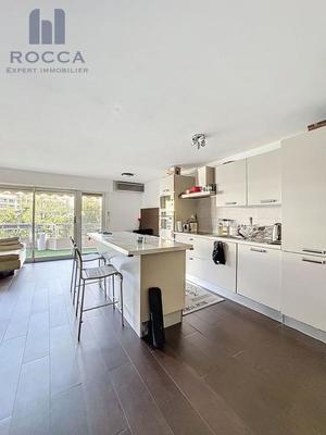 Appartement - 75 m² - 3 pièces