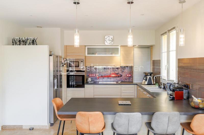 Villa - 166 m² - 6 pièces