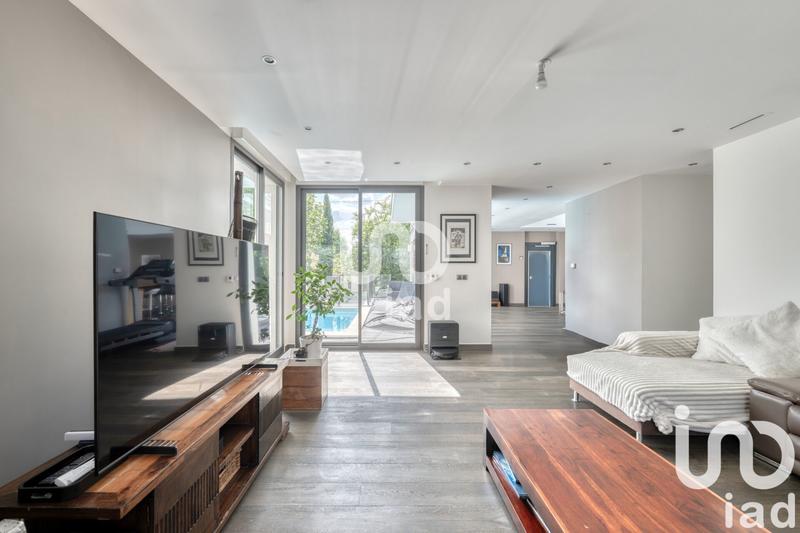 Maison - 343 m² - 9 pièces