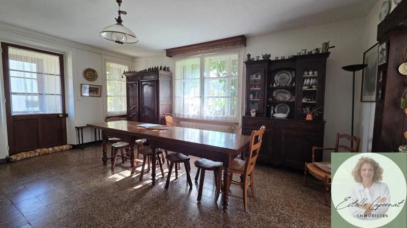 Maison - 322 m² - 13 pièces