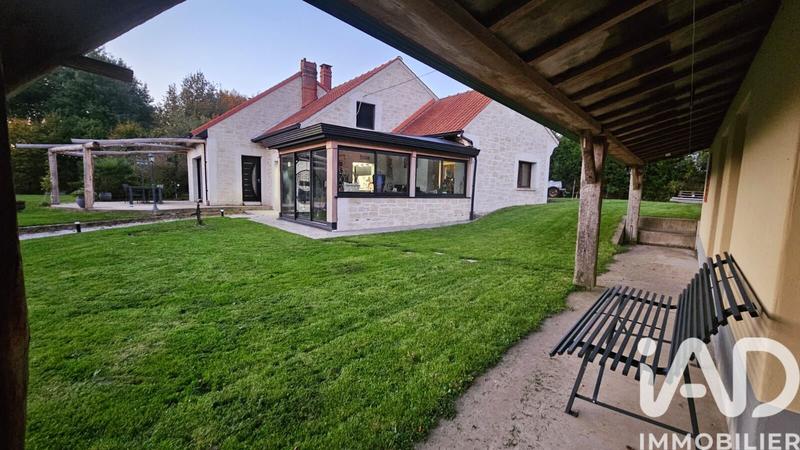 Maison - 201 m² - 7 pièces