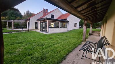 Maison - 201 m² - 7 pièces