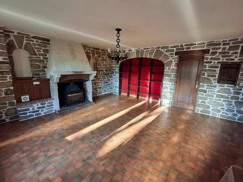 Maison - 130 m² - 9 pièces