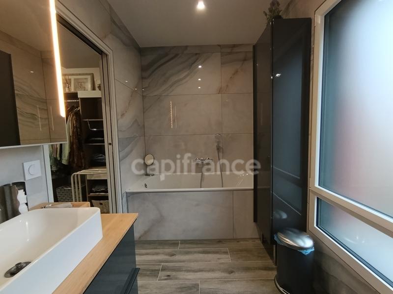 Maison d'architecte - 376 m² - 11 pièces