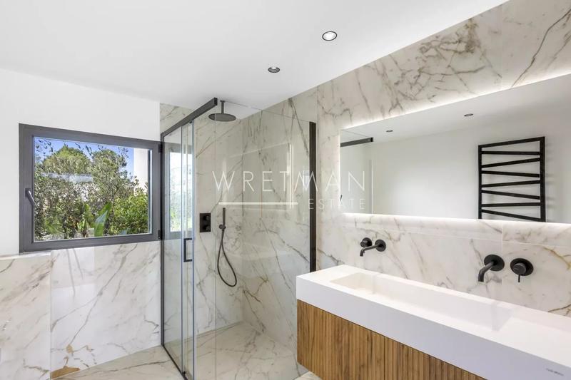 Maison jumelée - 280 m² - 5 pièces