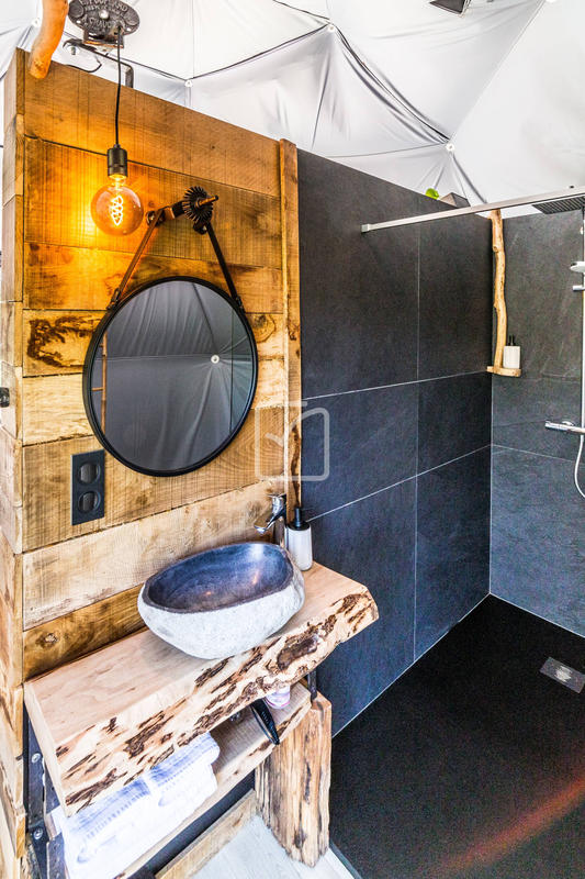 Local commercial - 250 m² - 1 pièce