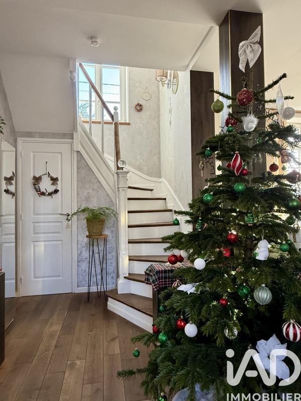 Maison - 180 m² - 7 pièces