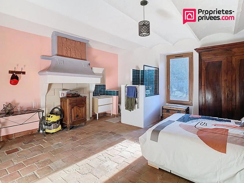 Maison - 95 m² - 8 pièces