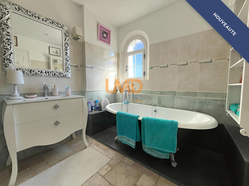 Villa - 286 m² - 7 pièces