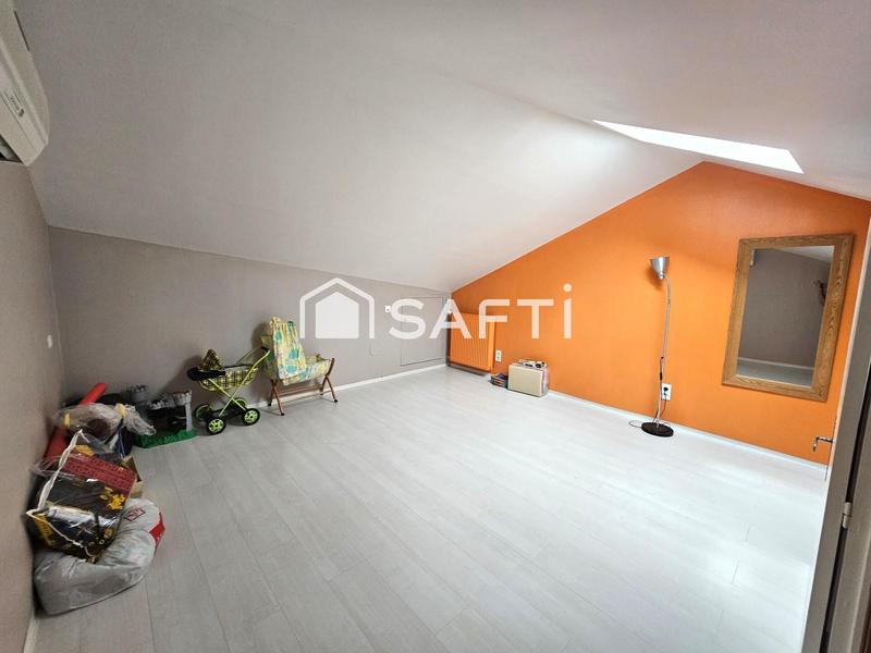 Maison - 286 m² - 9 pièces