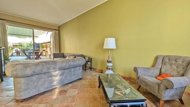 Maison - 252 m² - 8 pièces