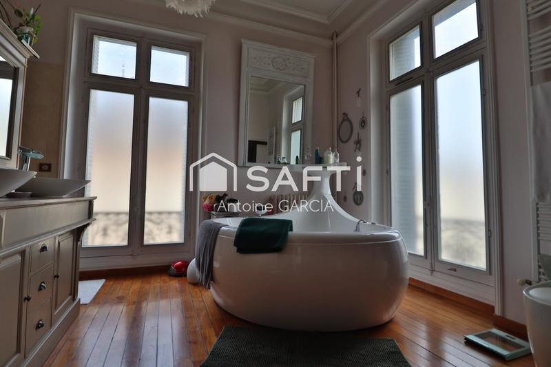 Maison de maîtres - 600 m² - 12 pièces