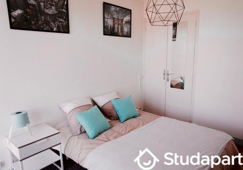 Chambre - 13 m² - 1 pièce