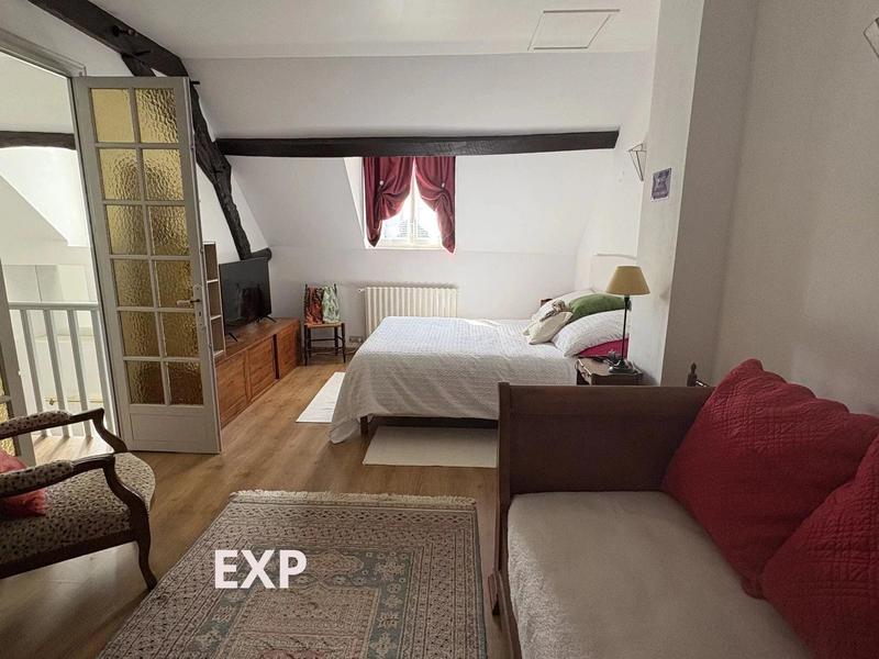 Maison - 212 m² - 7 pièces