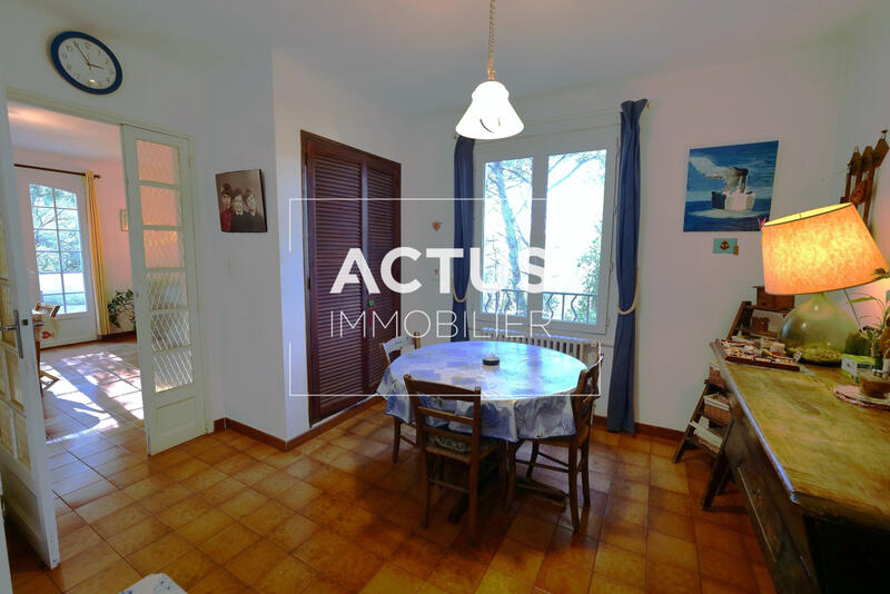 Maison - 210 m² - 8 pièces