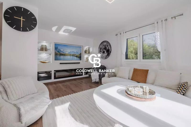 Maison - 280 m² - 10 pièces