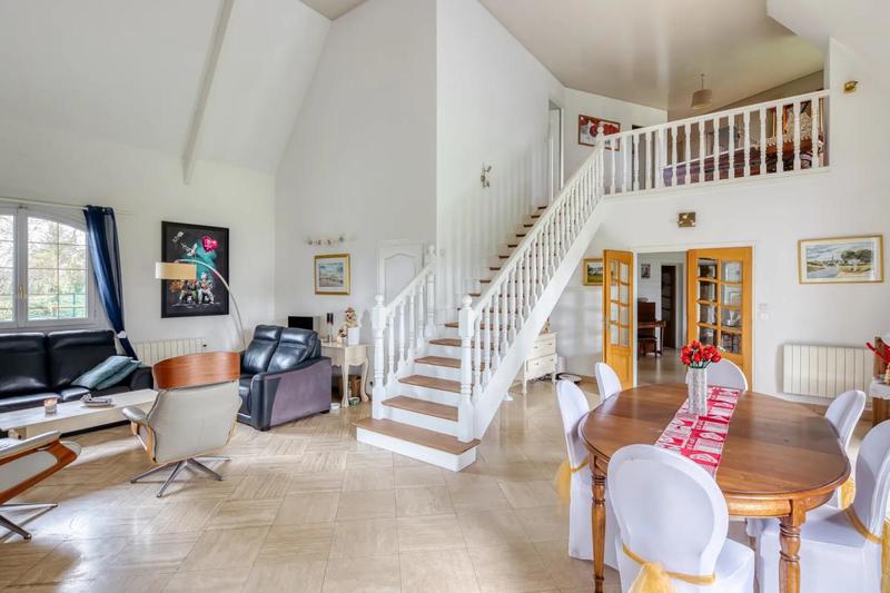 Propriété - 258 m² - 7 pièces