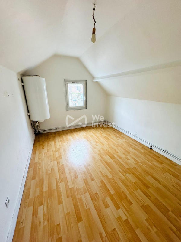 Maison - 90 m² - 5 pièces