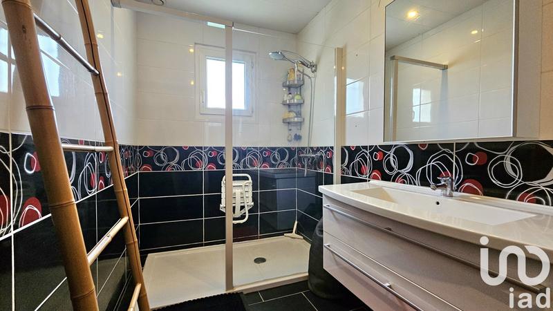 Maison - 201 m² - 8 pièces