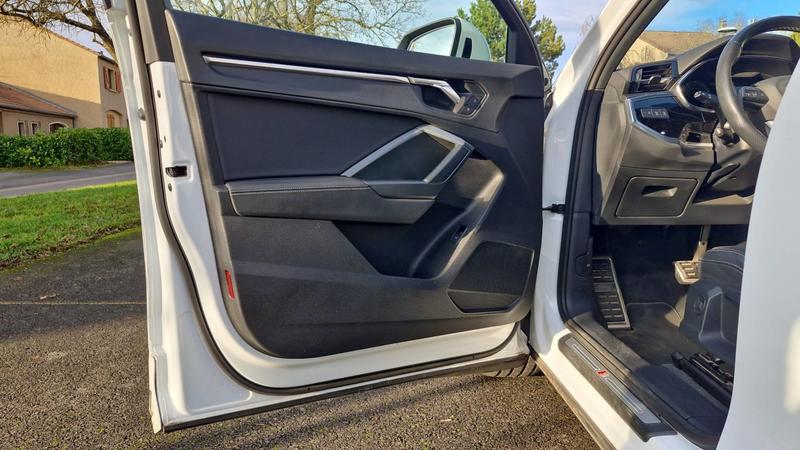 Audi Q3 1.5 Tfsi 150 s-Tronic7 s line - Automatique Entretien constructeur