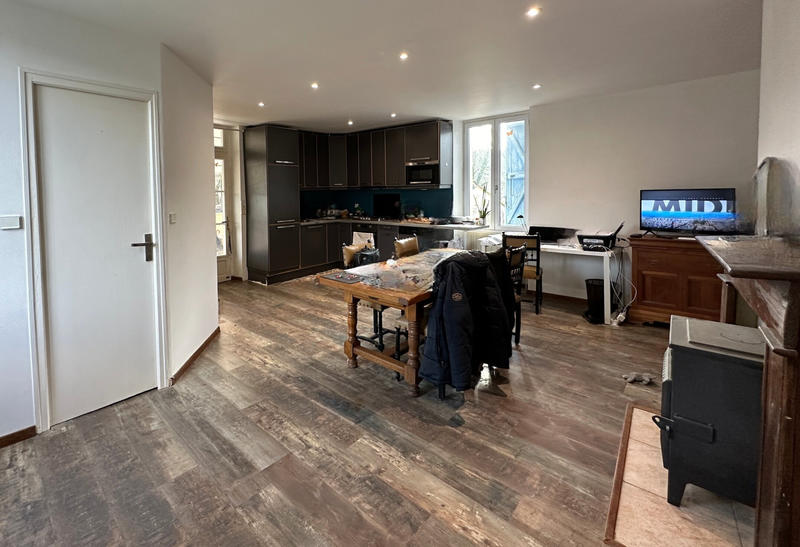 Maison - 255 m² - 9 pièces