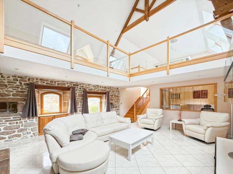 Propriété - 377 m² - 10 pièces