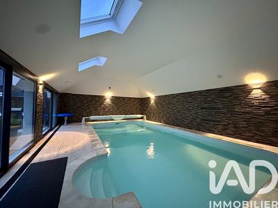 Maison - 260 m² - 8 pièces