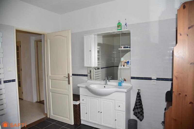 Maison - 240 m² - 8 pièces