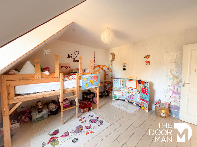 Maison - 185 m² - 8 pièces