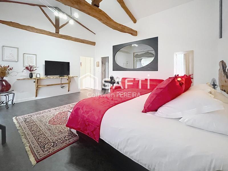 Maison - 596 m² - 11 pièces