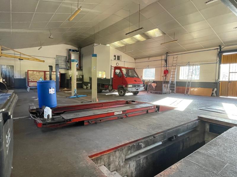 Local d'activités - 300 m²