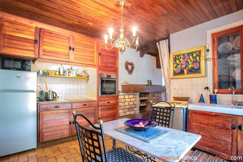 Villa - 216 m² - 8 pièces