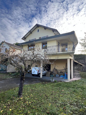 Maison - 287 m² - 10 pièces