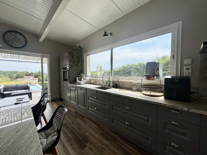 Maison traditionnelle - 180 m² - 6 pièces