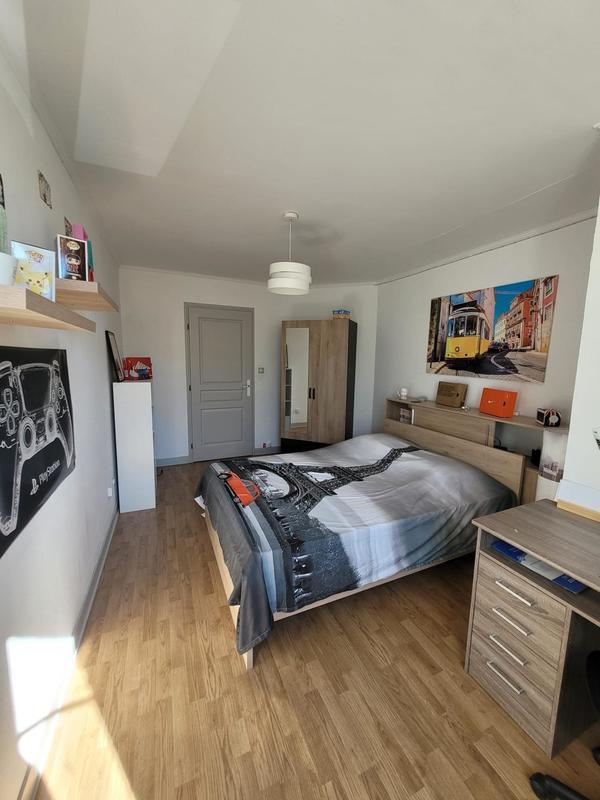 Maison - 300 m² - 9 pièces