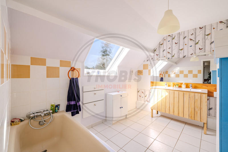 Maison - 268 m² - 11 pièces