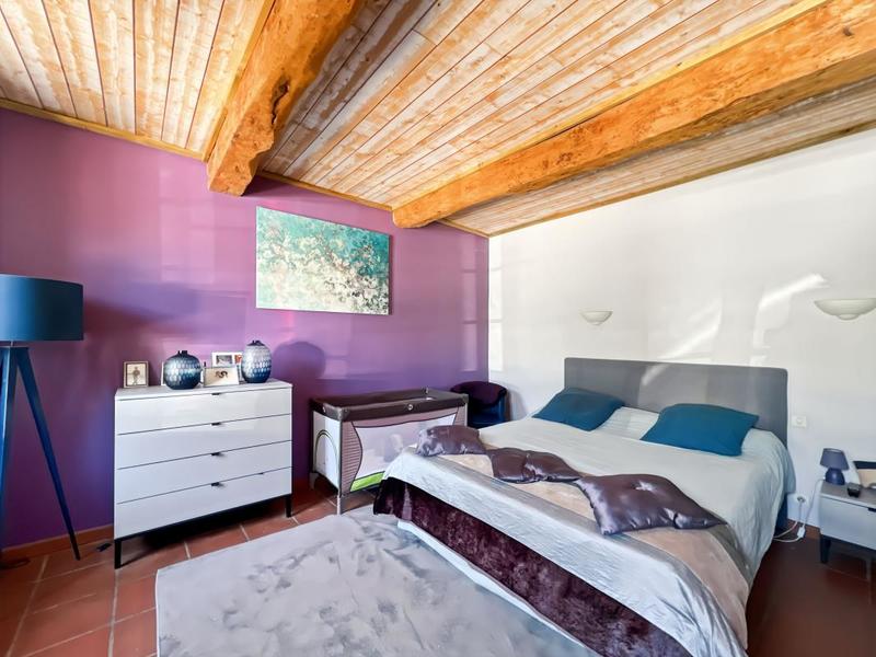 Maison - 235 m² - 6 pièces